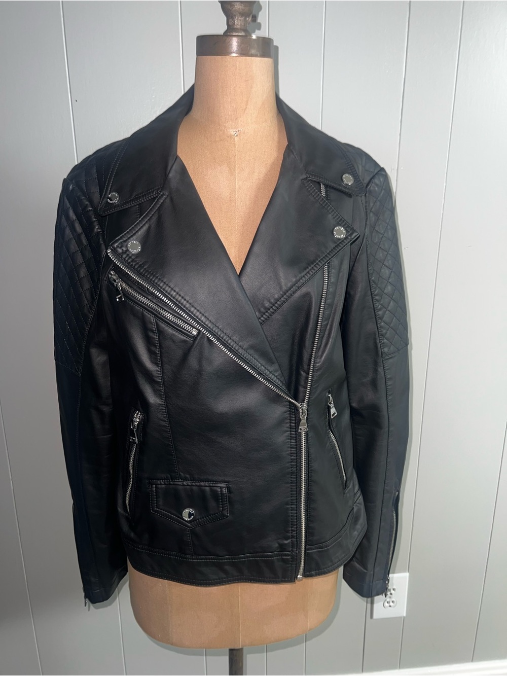 EXPRESS Black Quilted Leather Moto Jacket - Women